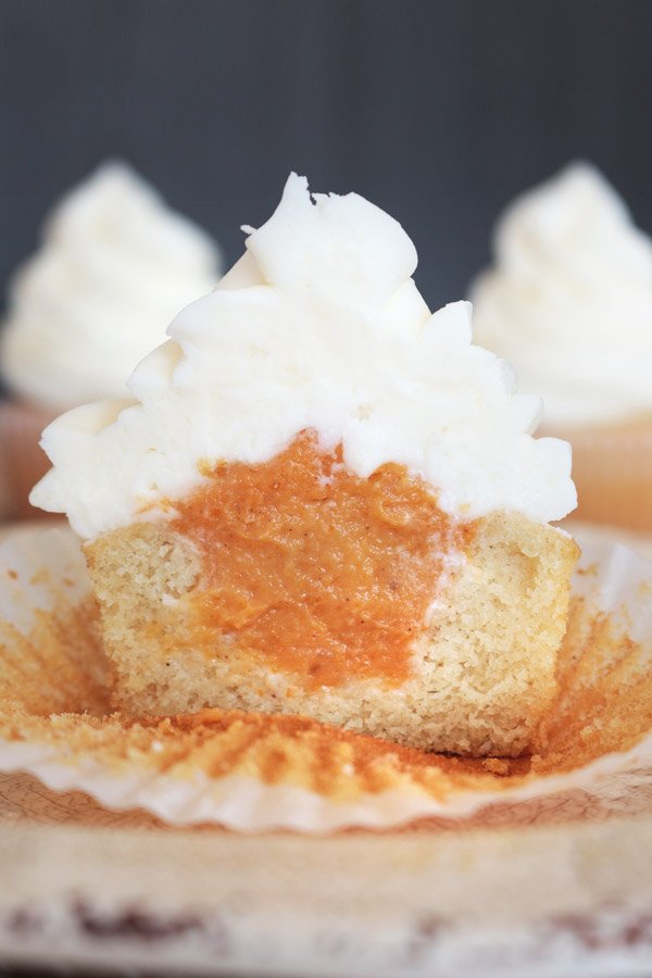 Pumpkin Pie Cupcake with White Chocolate Cream Cheese Frosting
